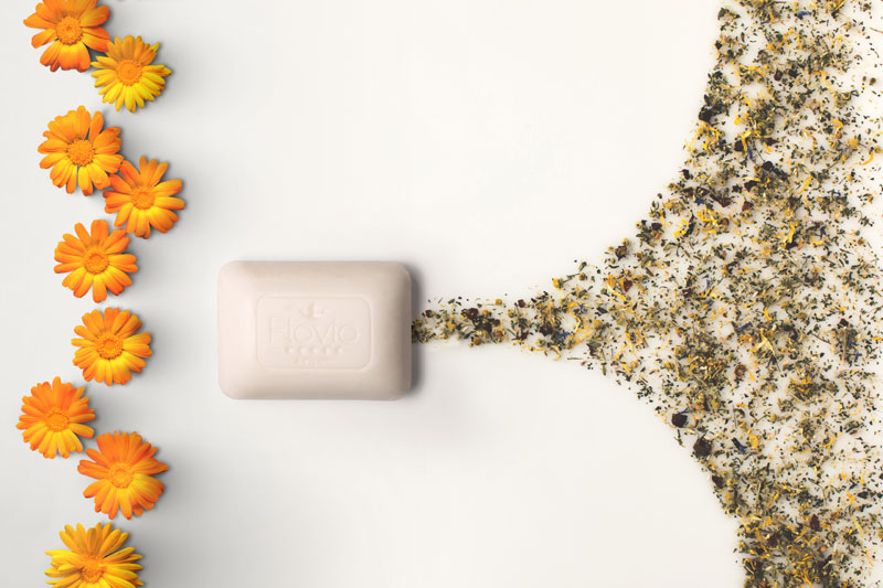 Anti Wrinkle and Anti Age Pain on table طب آفرین آذربایجان