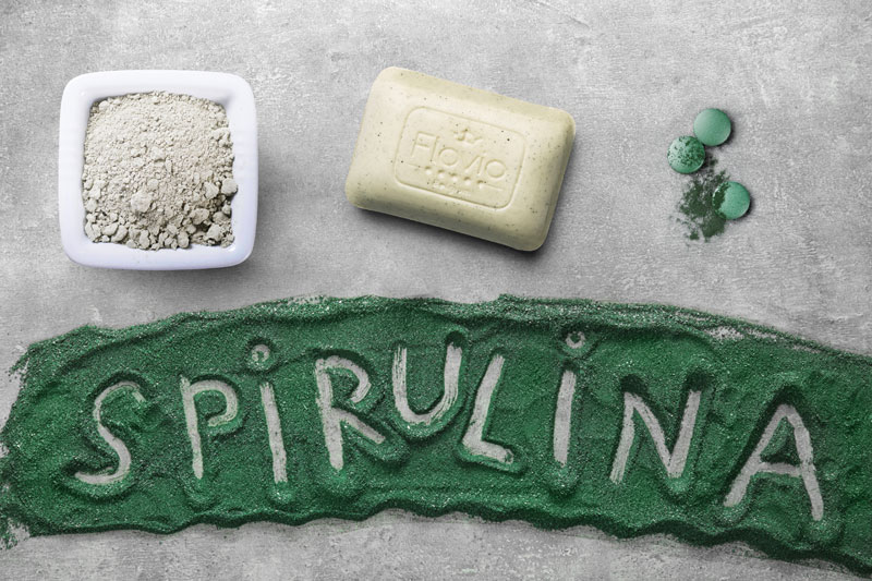 Spirulina Mask Pain on table طب آفرین آذربایجان